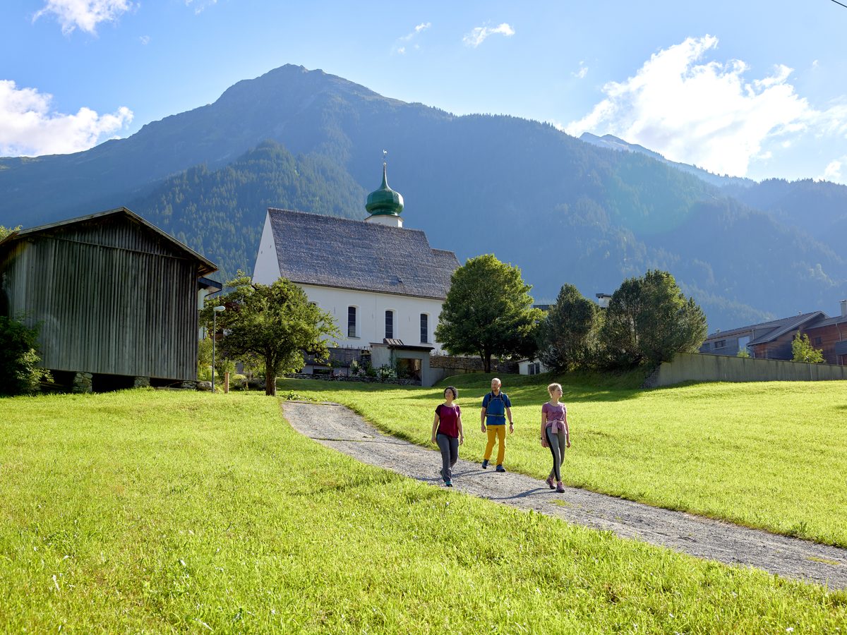 Au- und Wiesenweg im Talboden